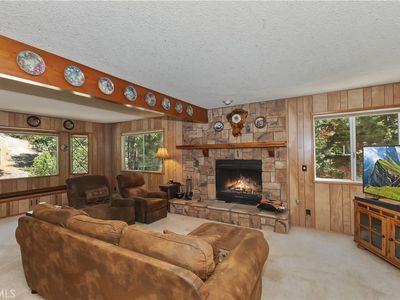 325 Brentwood Dr, Lake Arrowhead, CA, 92352