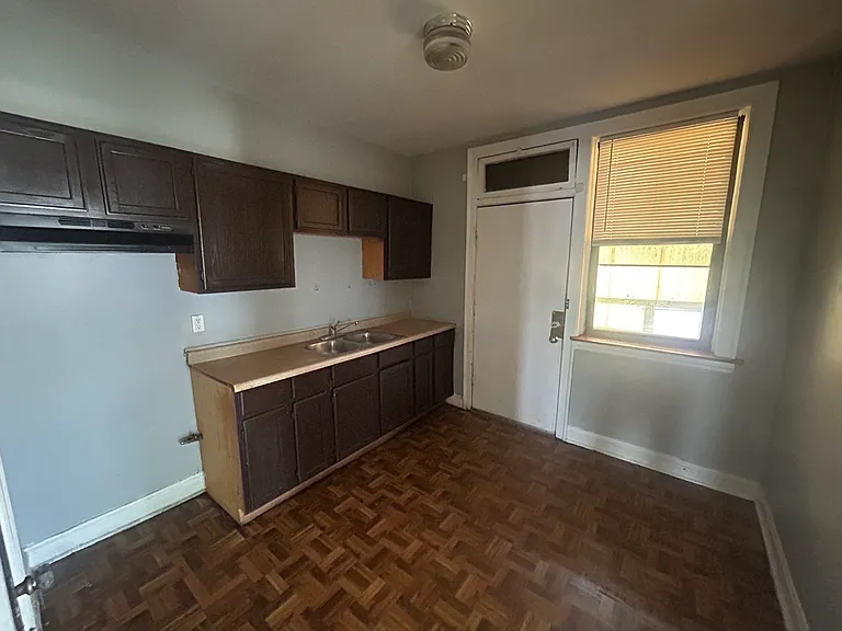 1845 W 76th St #2 — Photo 7