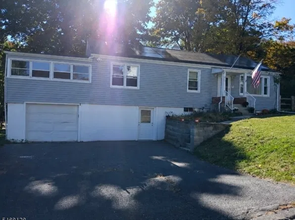 24 Wilson Pl, Andover Twp., NJ 07860