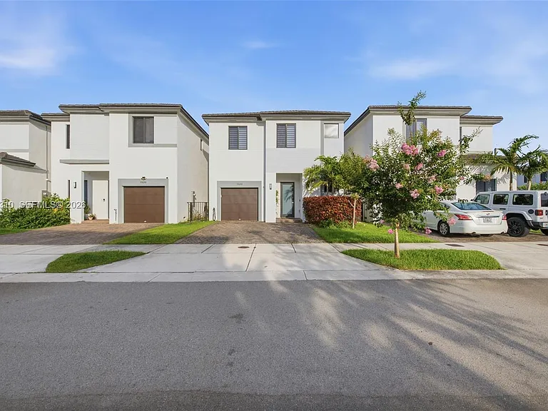 13630 SW 158th Ave #0 — Photo 4