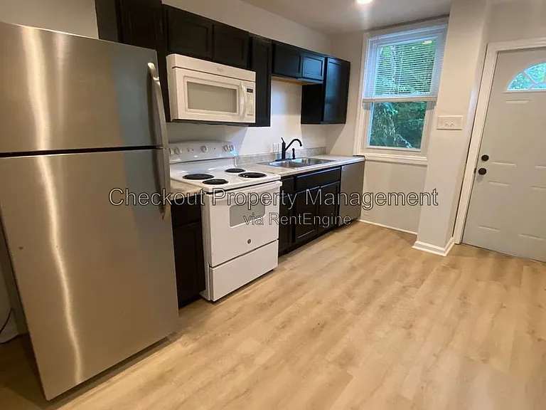 1916 Knox Ave — Photo 5