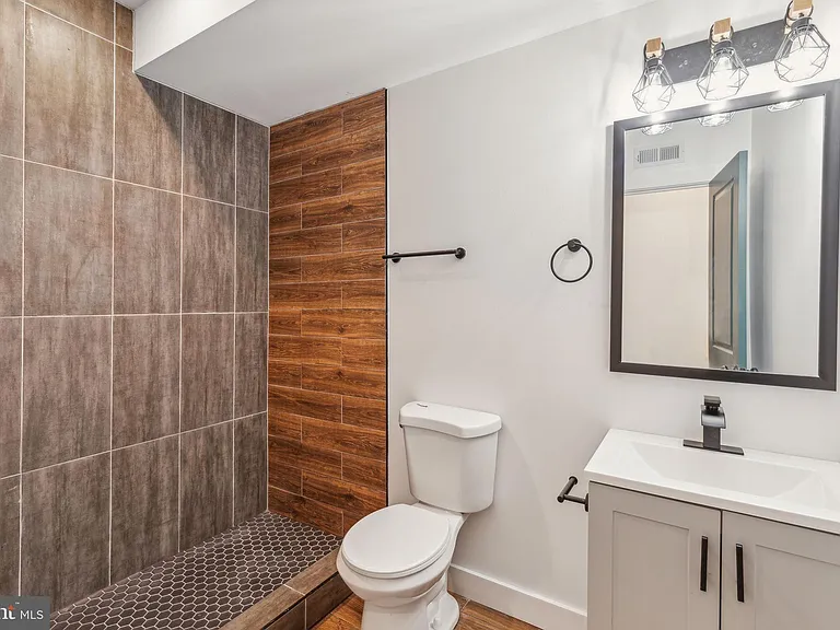 415 W York St #1 — Photo 15