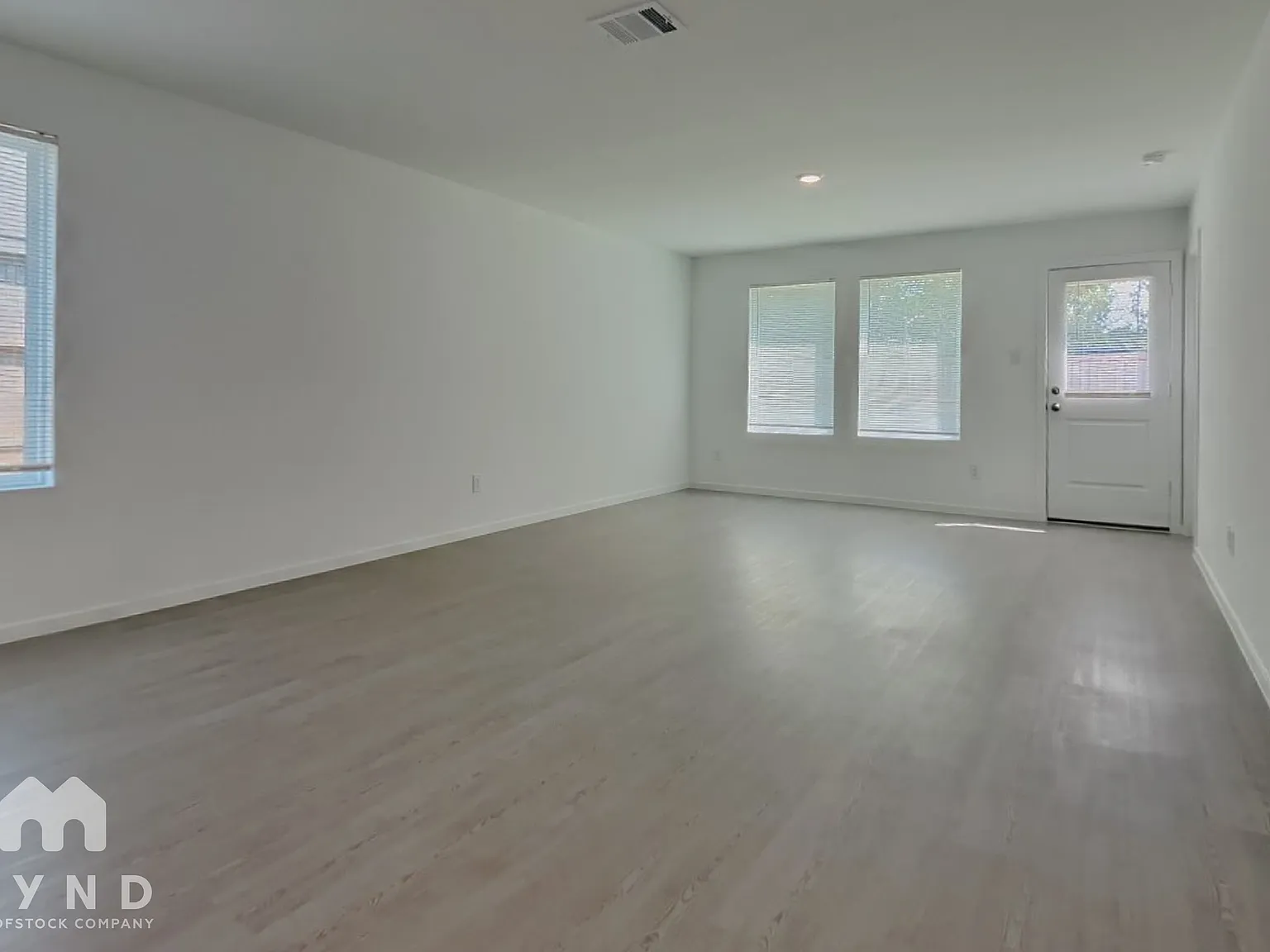 3 bed, 2.0 bath, 1451 sqft, $1,545 — Photo 2