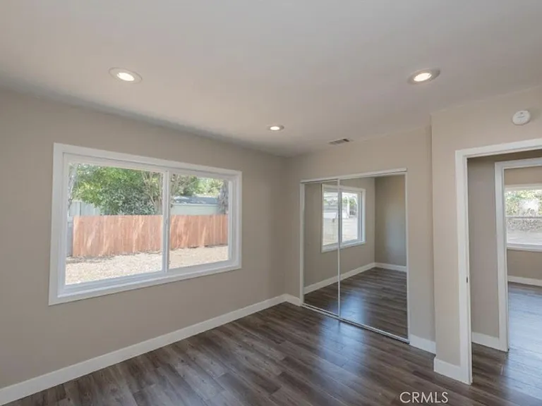 8956 Gladbeck Ave — Photo 16