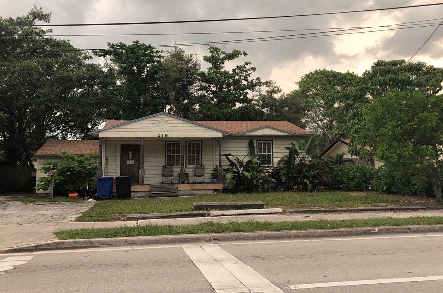 1st image of 219 SW 12th St