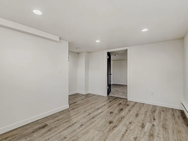946 Pratt Street — Photo 6
