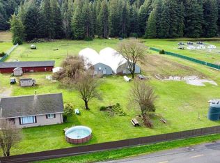 926 Holmes Flat Rd, Redcrest, CA 95569