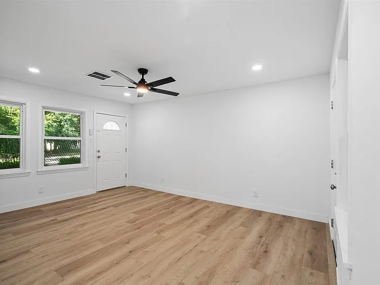 5023 Cosby St — Photo 11