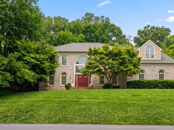 12187 Brecknock St, Oakton, VA 22124