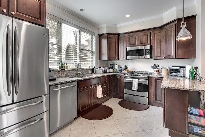 244 Adams St #2 — Photo 6