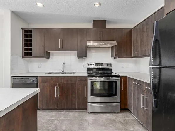 55 Spruce Pl SW #304, Calgary, AB T3C 3X5