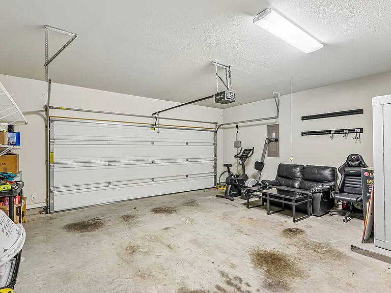 1828 Houghton Dr — Photo 27