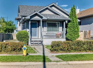 322 84th St SW, Edmonton, AB T6X1H8