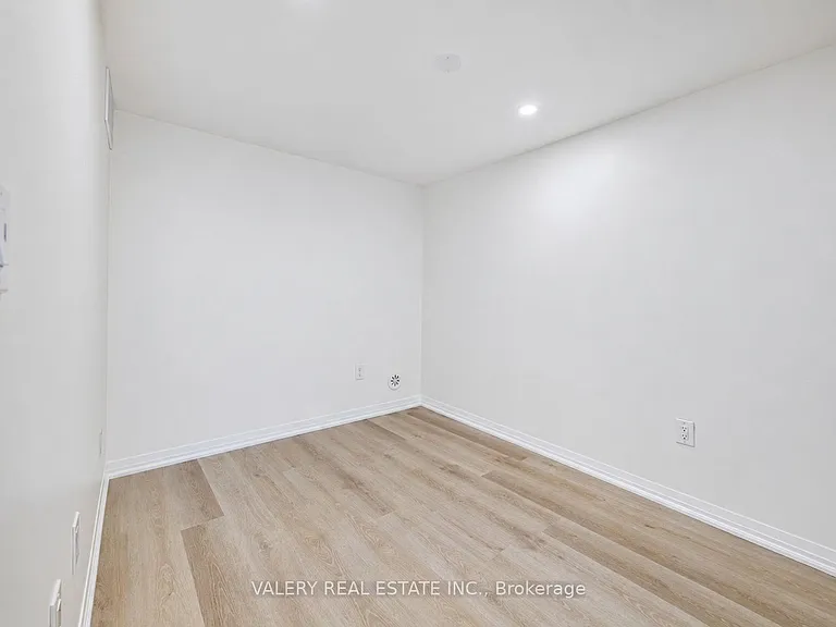 183 William Duncan Rd S #1 — Photo 9