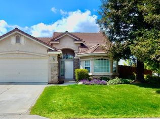 10461 N Baird Ave, Fresno, CA