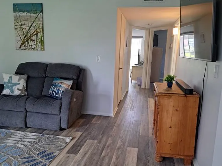 103 Royal Oak Dr #106 — Photo 5