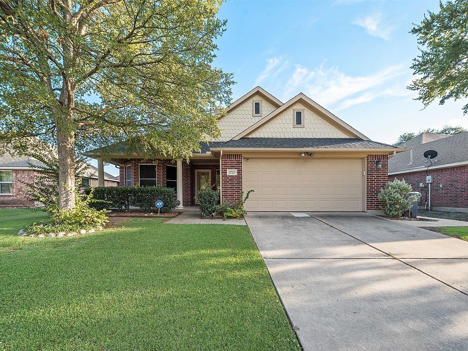 1st image of 2717 Emerald Ln
