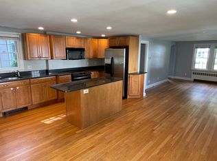 148 Oak St, Needham, MA 02492