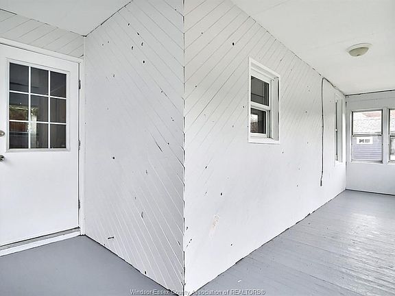 4th image of 996 Albert Rd