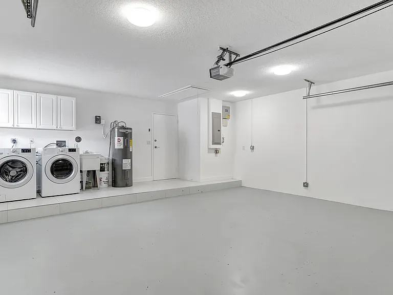 1412 NE 53rd Ct — Photo 25