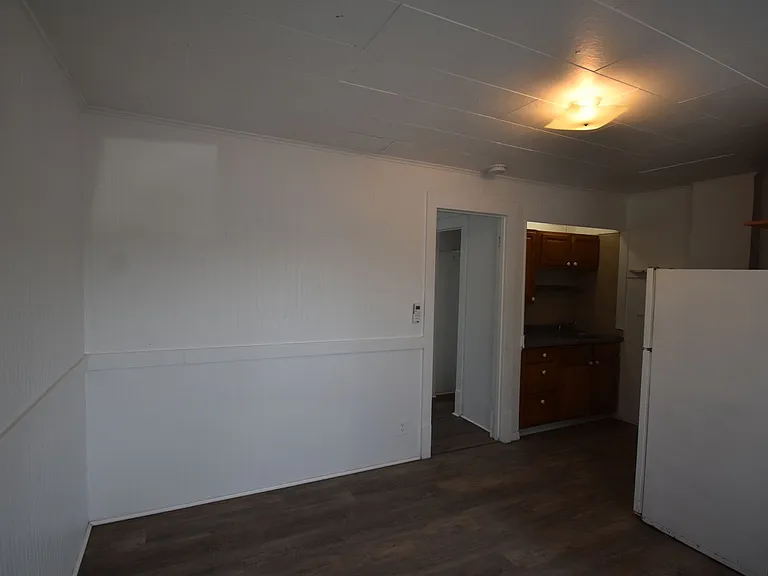 Cottage Apartments — Photo 13