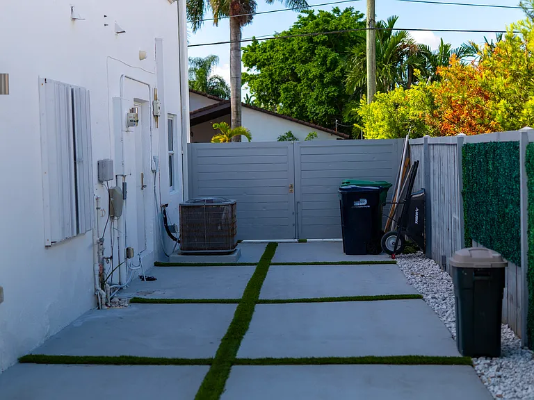 13831 SW 28th St — Photo 32