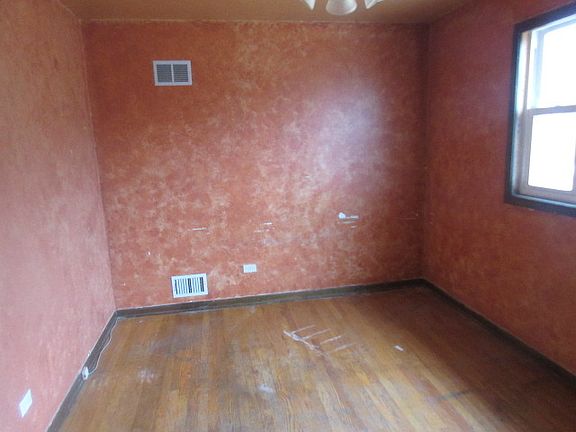 3rd image of 333 Marquette Ave