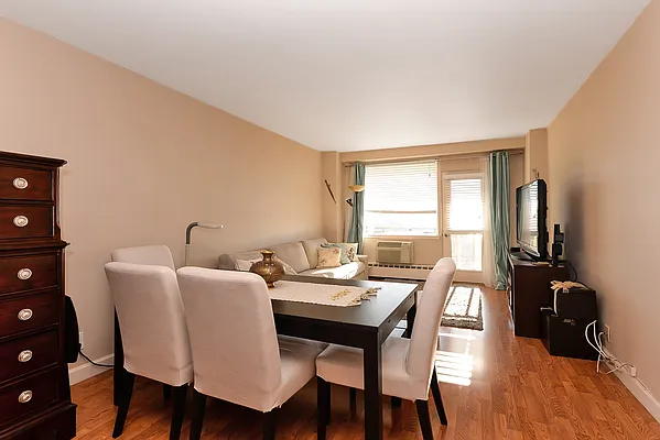 Sold by Re/Max In The City | media 24