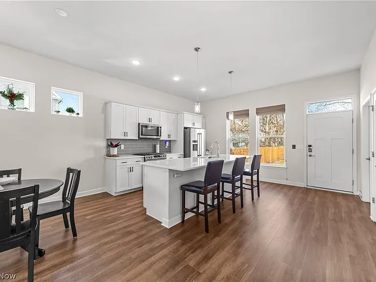 11813 Wade Park Ave — Photo 10