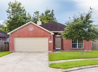 690 Rachel St, Alvin, TX 77511