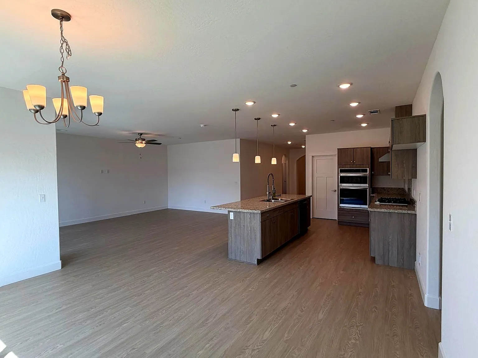 4 bed, 2232 sqft, $3,199 — Photo 4