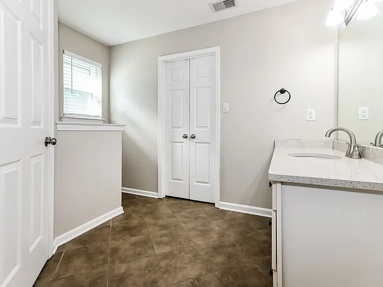 277 Gaslight Cv — Photo 13