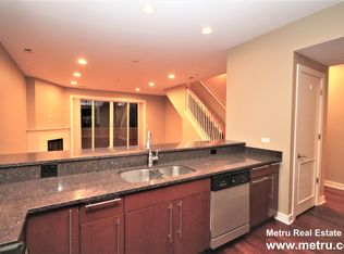 2358 W School St #4W, Chicago, IL 60618