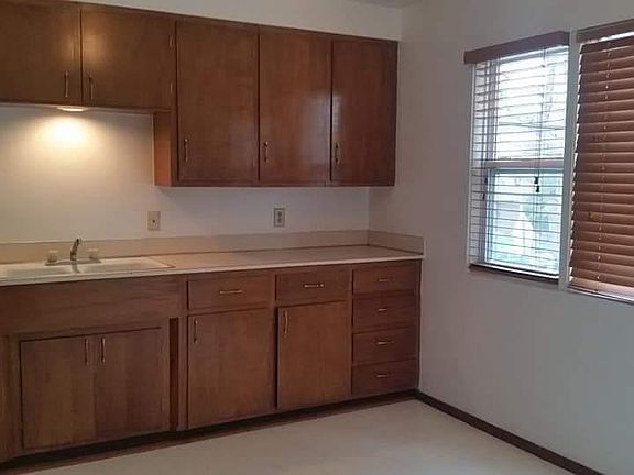 4th image of 3820 S 46th St APT 6