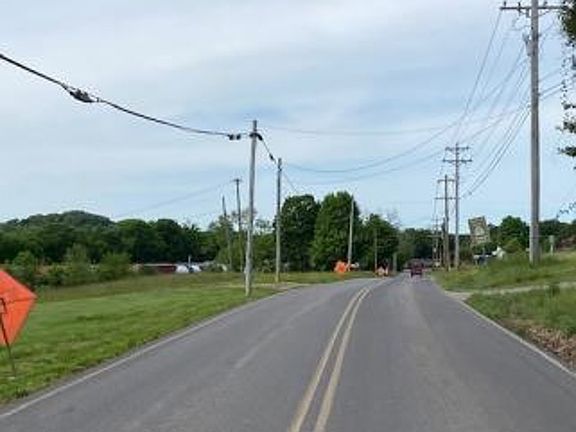Exterior Neighborhood (street photo)