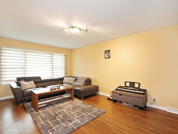 3rd image of 2447 Sheila Ave