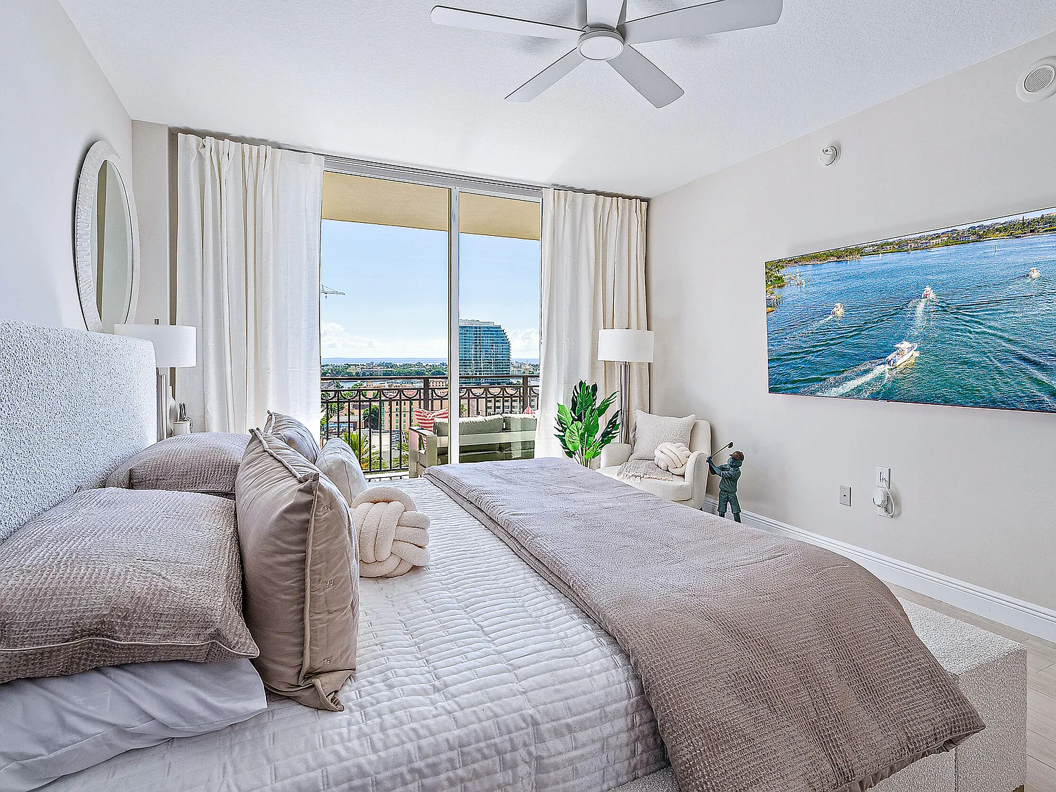 2 bed, 2.0 bath, 1205 sqft, $5,000 — Photo 4