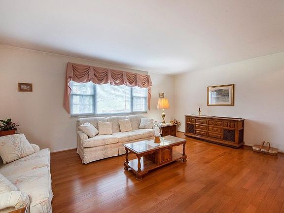 5th image of 12004 Wesken Ln