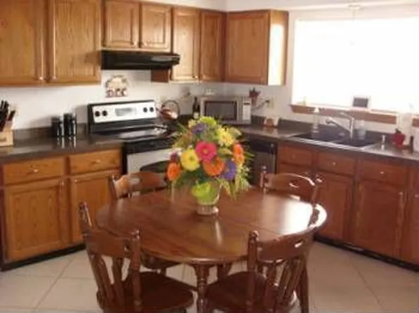 W163N11514 Windsor Ct, Germantown, WI 53022
