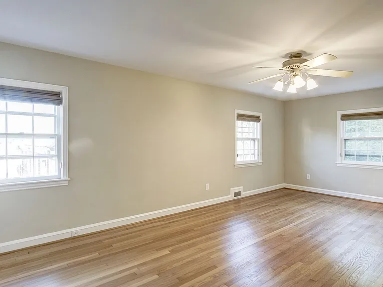 1626 Kalmia Rd NW — Photo 26