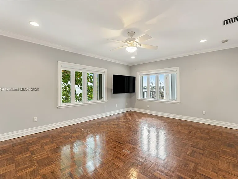 11 E Rivo Alto Dr — Photo 22