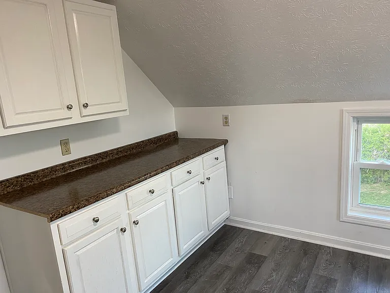 207 Cherry Ave — Photo 4
