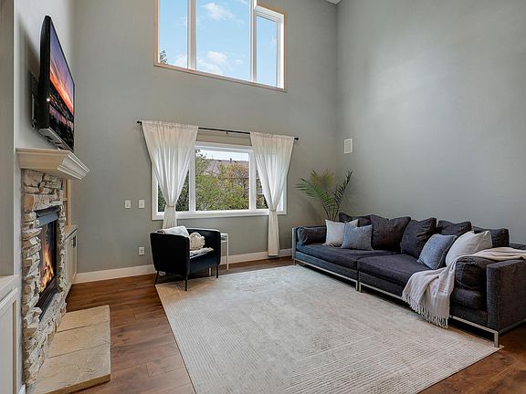4th image of 205 Butternut Cir