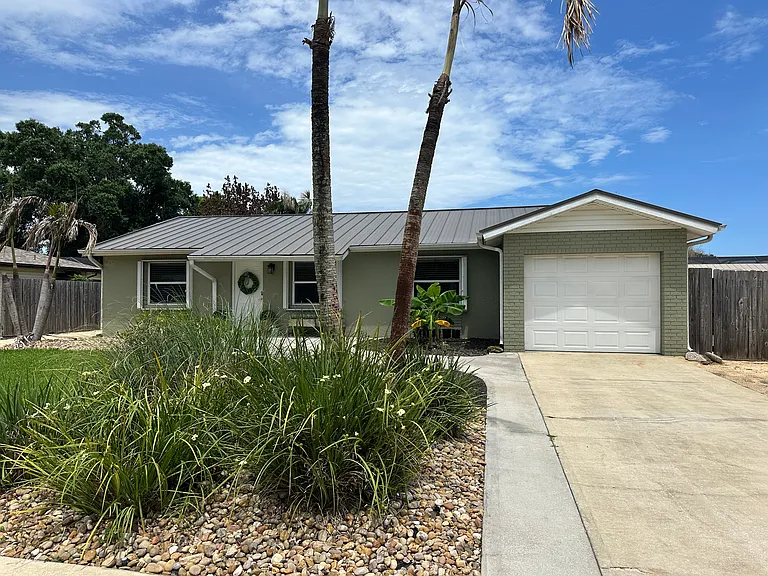 520 Parker Rd — Photo 4