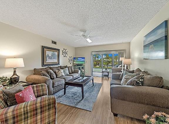 3rd image of 315 Saint Andrews Blvd APT B22