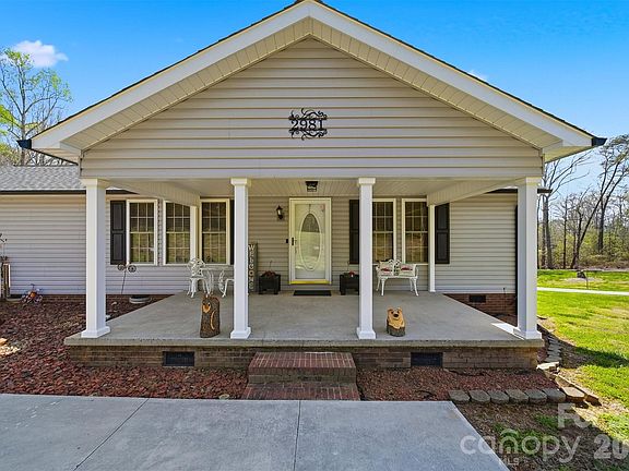 2nd image of 2981 Community Rd