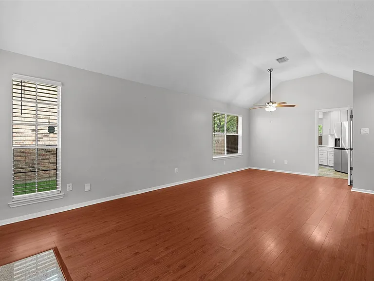 15834 Constitution Ln — Photo 7