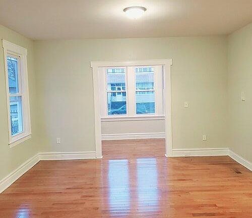 4th image of 1045 18th Ave #1