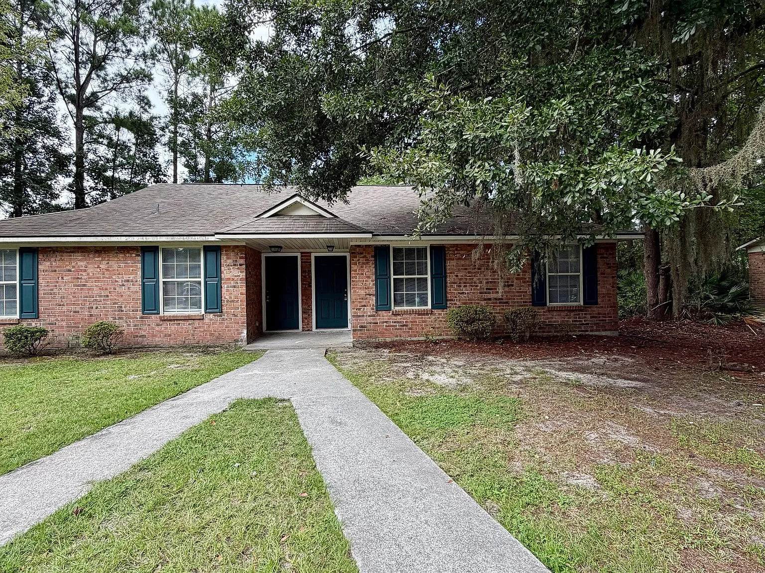 2 bed, 2.0 bath, 900 sqft, $1,350 — Photo 1