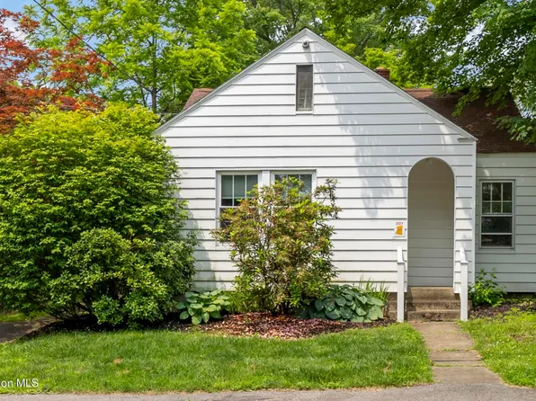 207 Maple Avenue, Germantown, NY 12526